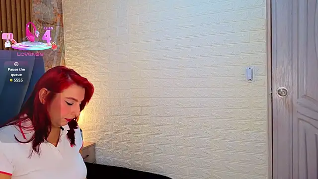 Snapshot of angel__red_ chatting on September 29, 12:28 am angel red online show from September 29, 12:28 am