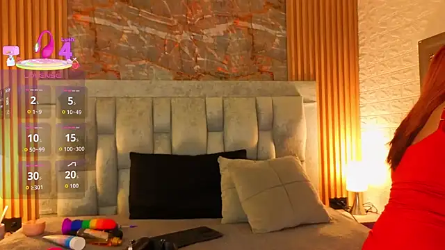 angel  red  online show from November 8, 8:01 pm