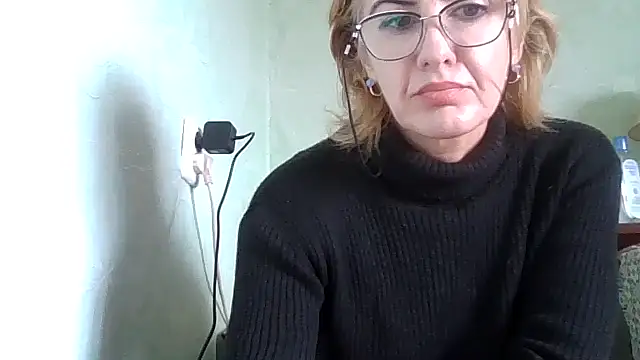 Snapshot of TianaQLove chatting on October 14, 9:43 am TianaQLove online show from October 14, 9:43 am