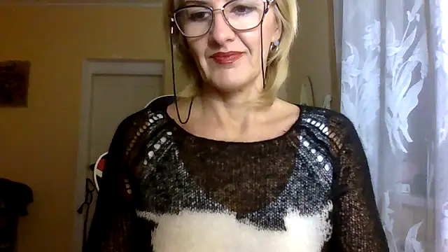 Snapshot of TianaQLove chatting on October 10, 2:40 pm TianaQLove online show from October 10, 2:40 pm