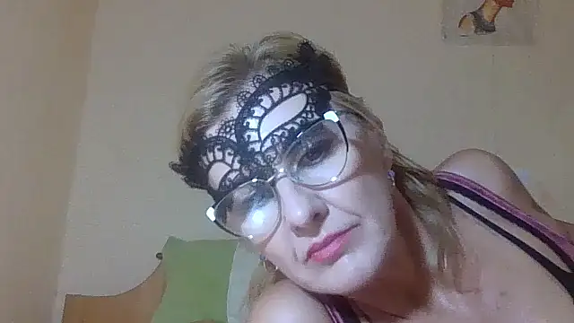 Snapshot of TianaQLove chatting on September 18, 11:46 am TianaQLove online show from September 18, 11:46 am