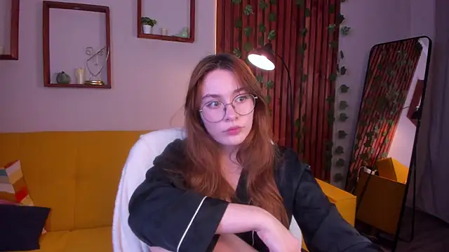 Snapshot of LanaAirlie chatting on September 10, 4:33 am LanaAirlie online show from September 10, 4:33 am