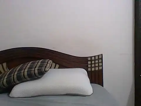 Snapshot of anu-anu2002 chatting on February 13, 1:33 pm anu-anu2002 online show from February 13, 1:33 pm