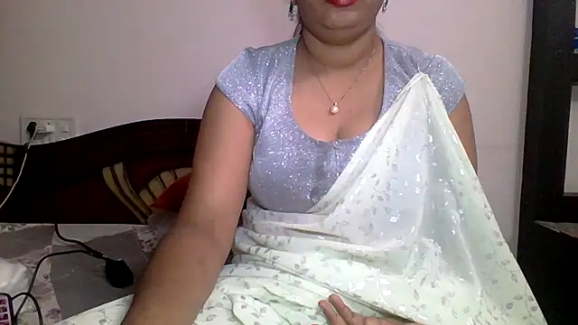 anu-anu2002 online show from May 6, 2:21 pm
