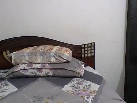 anu-anu2002 online show from October 19, 1:58 pm