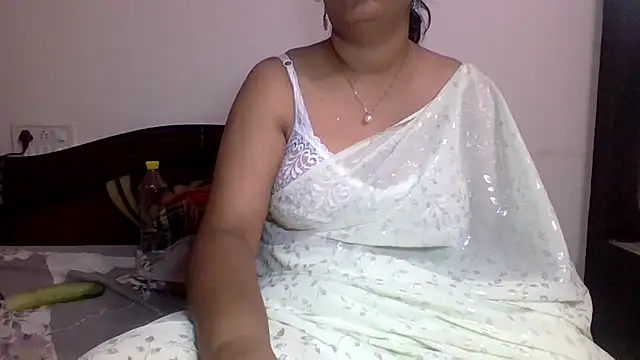 anu-anu2002 online show from May 15, 8:18 pm