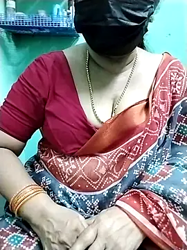 Snapshot of aarthika chatting on October 11, 11:44 am aarthika online show from October 11, 11:44 am
