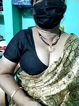 Snapshot of aarthika chatting on October 19, 11:13 am aarthika online show from October 19, 11:13 am