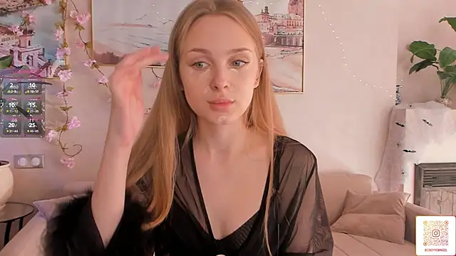 Snapshot of CindyGreen chatting on October 28, 6:12 am CindyGreen online show from October 28, 6:12 am