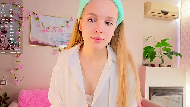 Snapshot of CindyGreen chatting on September 29, 6:42 am CindyGreen online show from September 29, 6:42 am