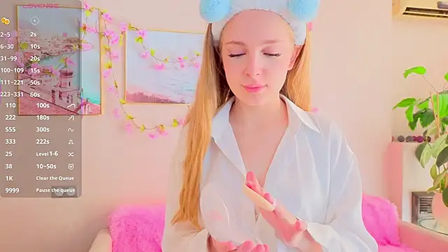 Snapshot of CindyGreen chatting on September 16, 6:47 am CindyGreen online show from September 16, 6:47 am