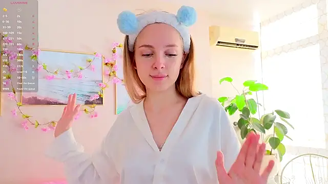 Snapshot of CindyGreen chatting on September 11, 6:46 am CindyGreen online show from September 11, 6:46 am