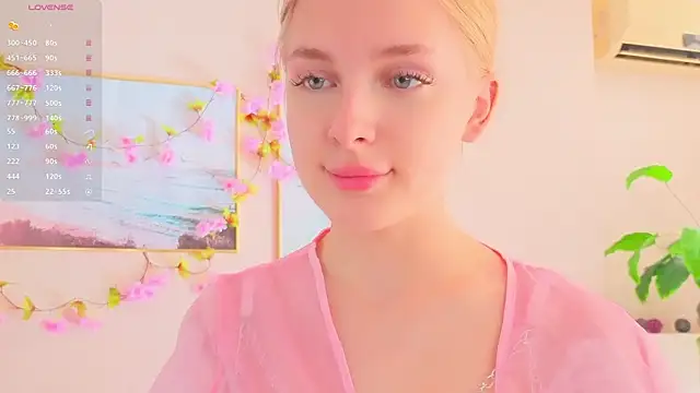 Snapshot of CindyGreen chatting on September 13, 6:24 am CindyGreen online show from September 13, 6:24 am