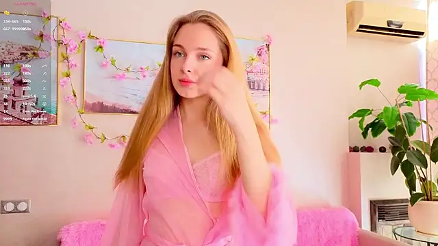 Snapshot of CindyGreen chatting on September 12, 6:35 am CindyGreen online show from September 12, 6:35 am