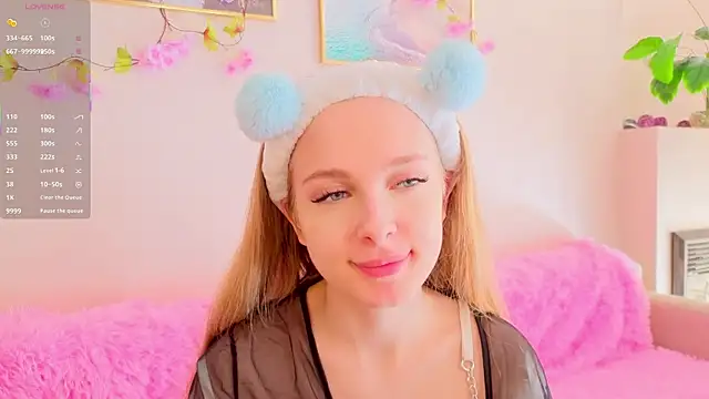 Snapshot of CindyGreen chatting on September 17, 6:48 am CindyGreen online show from September 17, 6:48 am