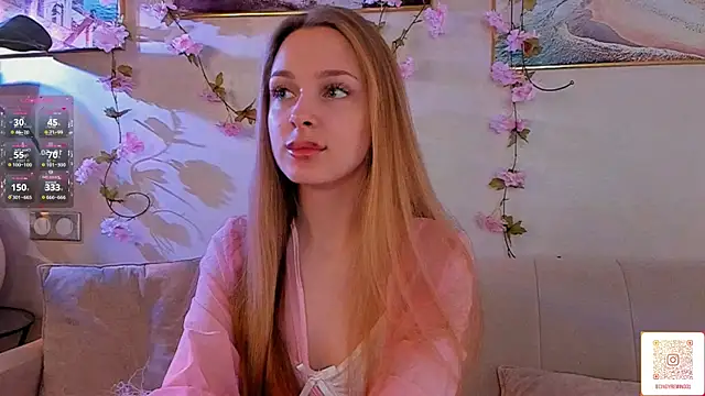 Snapshot of CindyGreen chatting on November 5, 7:22 am CindyGreen online show from November 5, 7:22 am