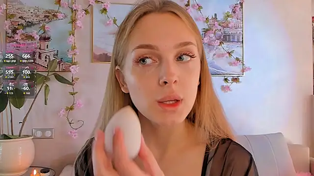 Snapshot of CindyGreen chatting on October 22, 6:46 am CindyGreen online show from October 22, 6:46 am