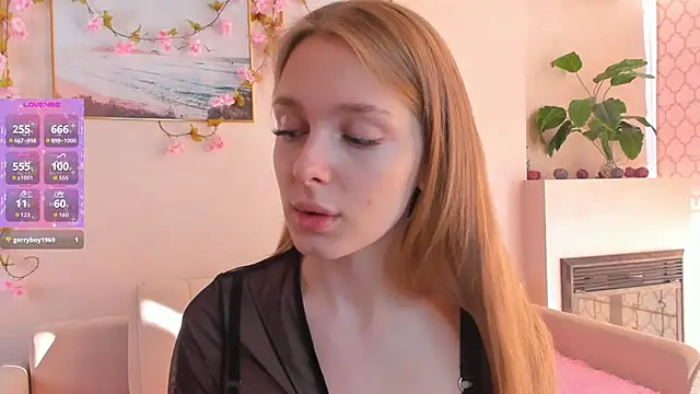 Snapshot of CindyGreen chatting on October 18, 6:26 am CindyGreen online show from October 18, 6:26 am