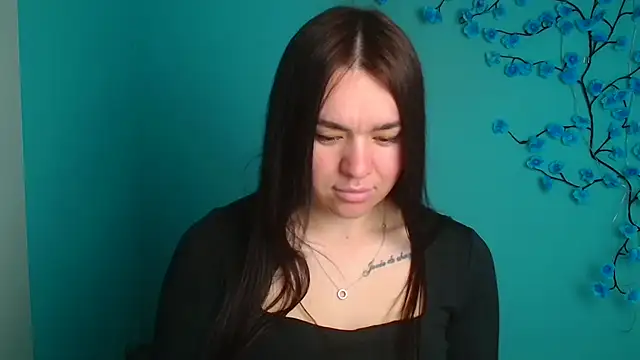 Lola Saymyname online show from April 4, 11:06 am