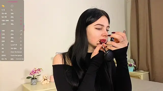 EnricaElis online show from November 17, 8:02 pm