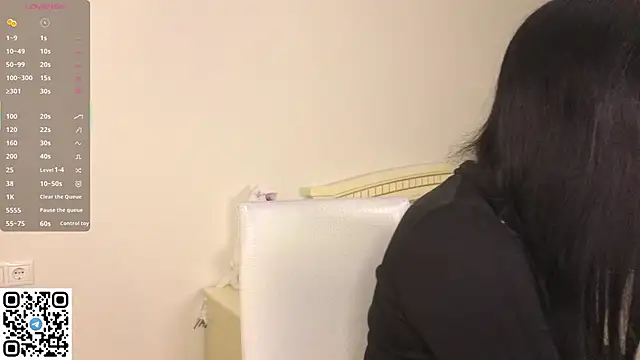 EnricaElis online show from February 8, 8:17 pm