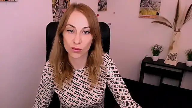 Snapshot of Create_your_own_sun chatting on September 10, 1:21 pm Create your own sun online show from September 10, 1:21 pm