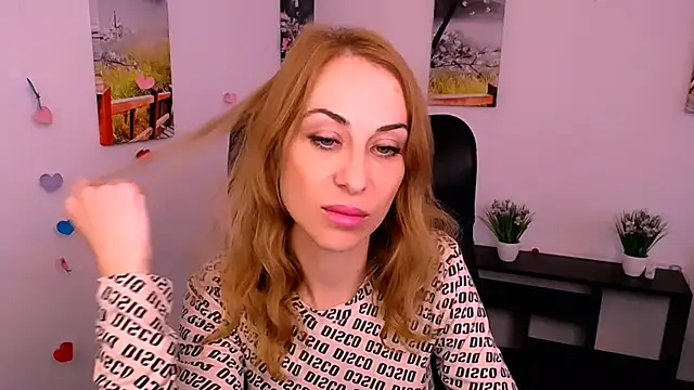 Snapshot of Create_your_own_sun chatting on November 2, 1:49 pm Create your own sun online show from November 2, 1:49 pm