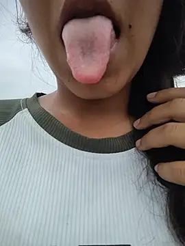 HOTSEXY KAVYA online show from August 5, 3:33 am