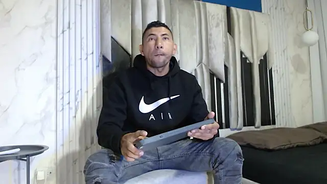 Morganandmegan online show from October 25, 11:20 am