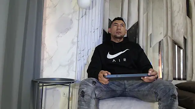 Morganandmegan online show from November 8, 11:25 am