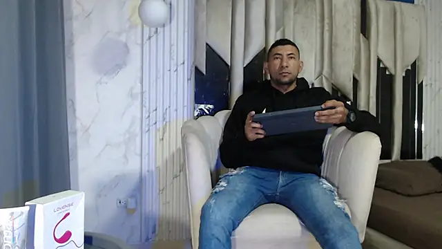 Morganandmegan online show from November 4, 11:25 am