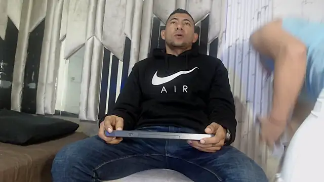 Morganandmegan online show from November 18, 11:13 am