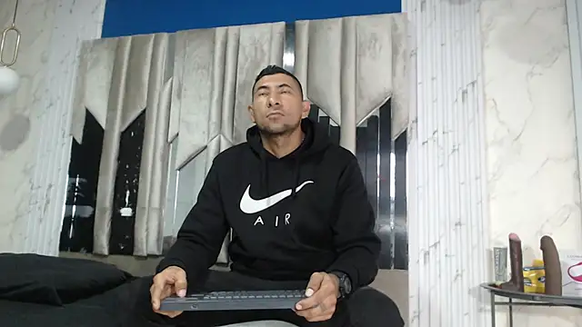 Morganandmegan online show from November 15, 11:25 am