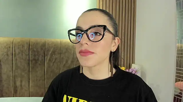 IsisNoir online show from April 8, 1:01 pm