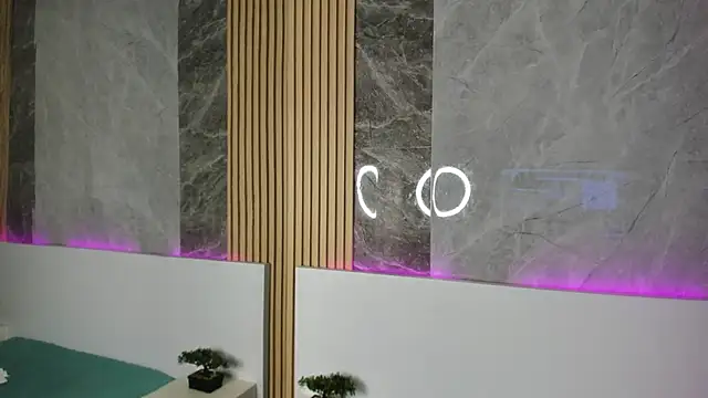 IsisNoir online show from September 21, 7:08 pm