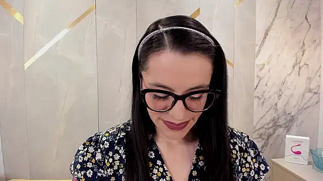 IsisNoir online show from March 27, 1:01 pm