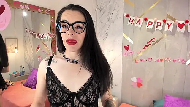 Snapshot of IsisNoir chatting on February 17, 12:35 pm IsisNoir online show from February 17, 12:35 pm