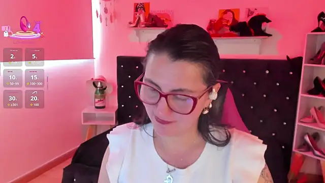 Snapshot of D_Martii chatting on October 2, 1:36 pm D Martii online show from October 2, 1:36 pm