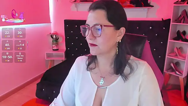 Snapshot of D_Martii chatting on October 4, 11:45 am D Martii online show from October 4, 11:45 am