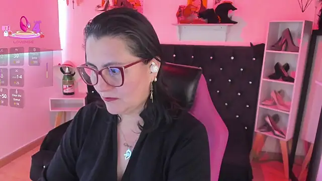 Snapshot of D_Martii chatting on October 3, 12:50 pm D Martii online show from October 3, 12:50 pm