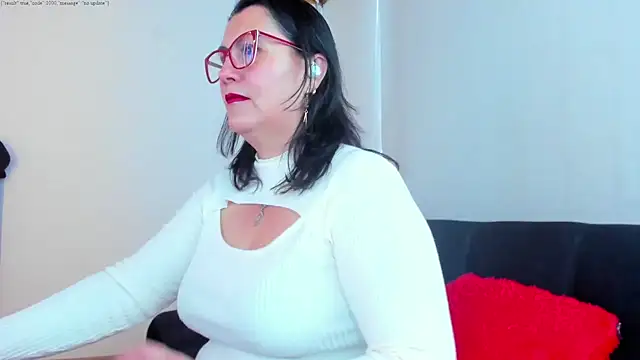 Snapshot of D_Martii chatting on October 18, 1:35 pm D Martii online show from October 18, 1:35 pm