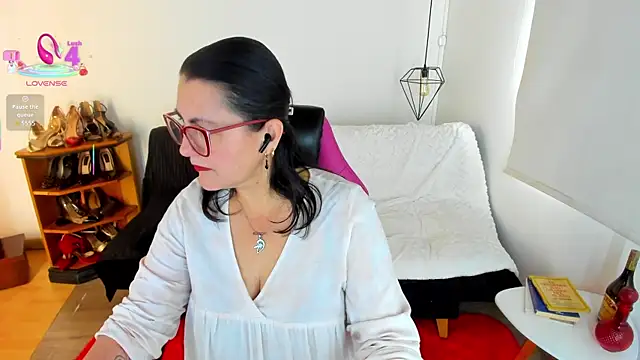 D Martii online show from October 28, 1:43 pm