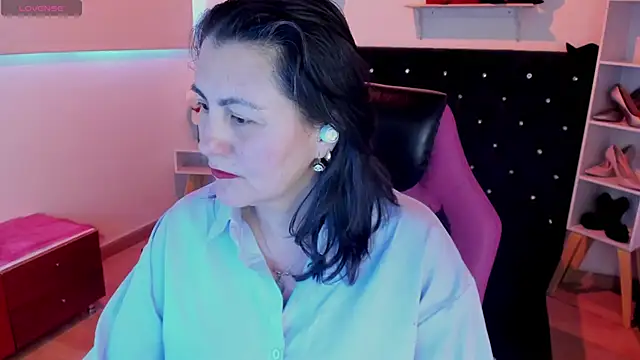 Snapshot of D_Martii chatting on September 27, 12:00 pm D Martii online show from September 27, 12:00 pm