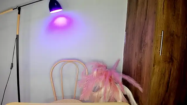 khate smith online show from March 4, 3:31 pm