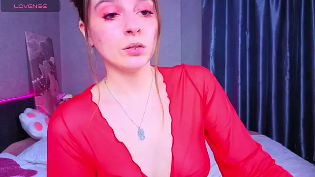 LilyIrons online show from May 3, 4:43 pm