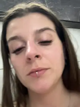 LilyIrons online show from April 26, 2:47 pm