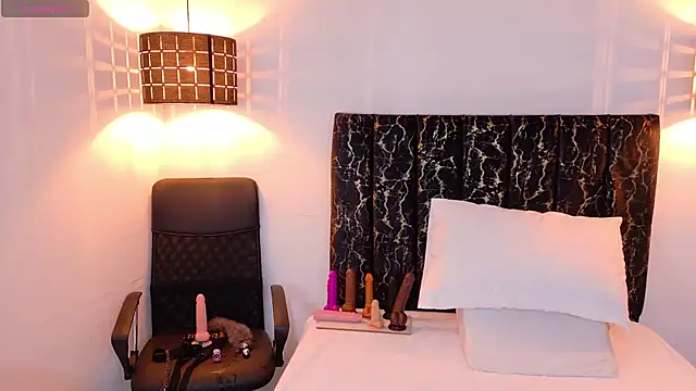 evvaa moon69 online show from April 15, 12:42 pm