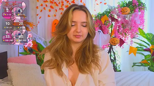 LucilleMcBride online show from October 26, 7:09 am