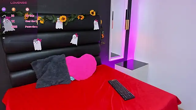 SoftieNymph online show from October 18, 12:07 pm