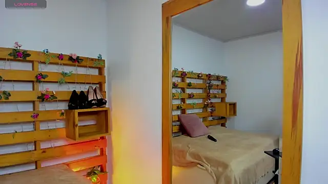 SoftieNymph online show from December 3, 11:53 am